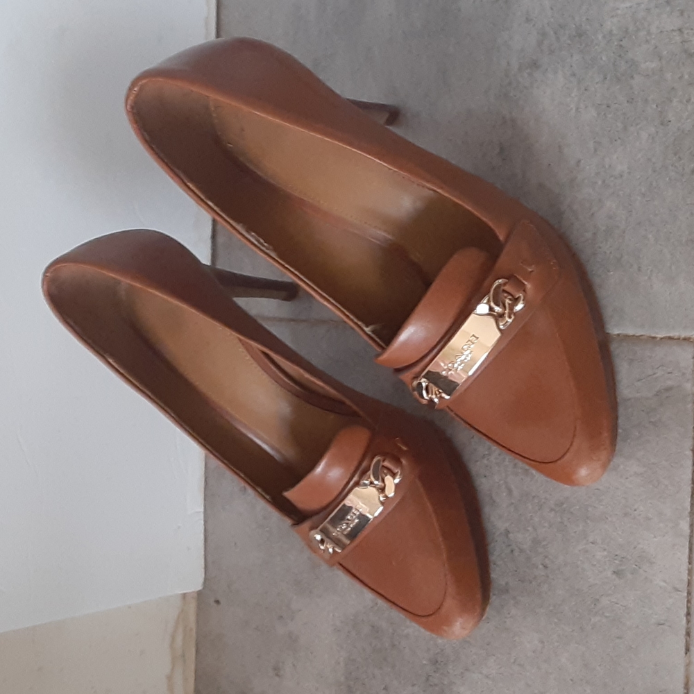COACh new York  sohes size  6 women